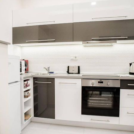 New Luxury Apartment In The Center With A/C Budapest Bagian luar foto