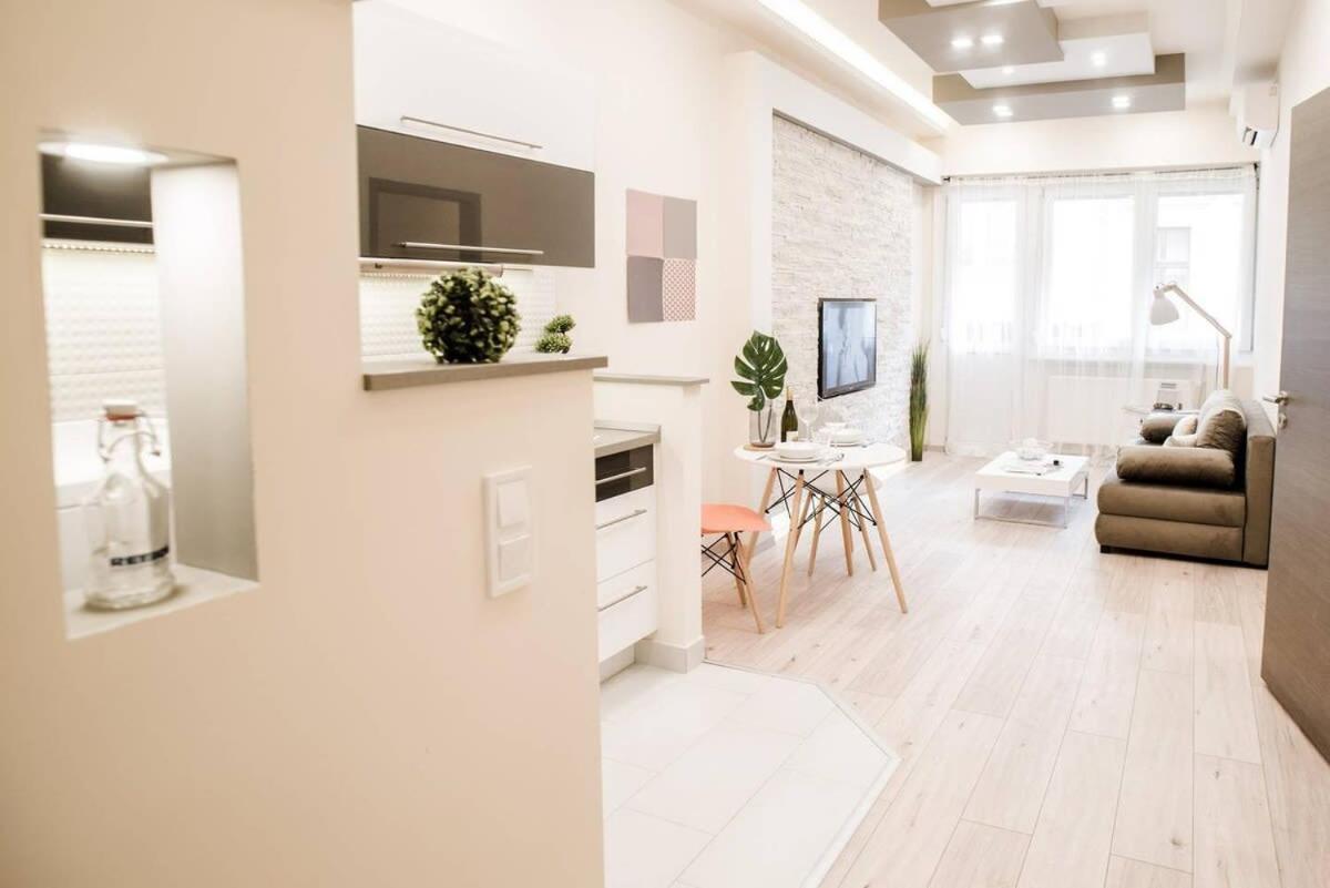 New Luxury Apartment In The Center With A/C Budapest Bagian luar foto