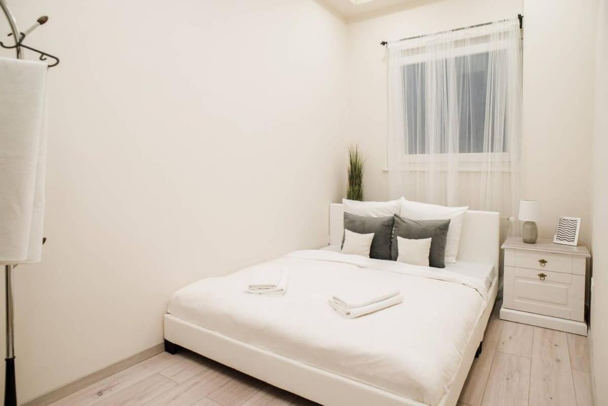 New Luxury Apartment In The Center With A/C Budapest Bagian luar foto