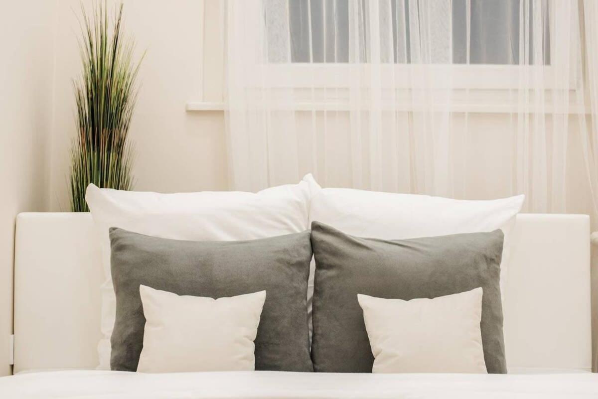 New Luxury Apartment In The Center With A/C Budapest Bagian luar foto