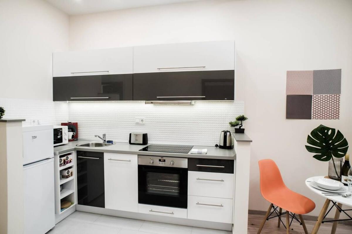 New Luxury Apartment In The Center With A/C Budapest Bagian luar foto
