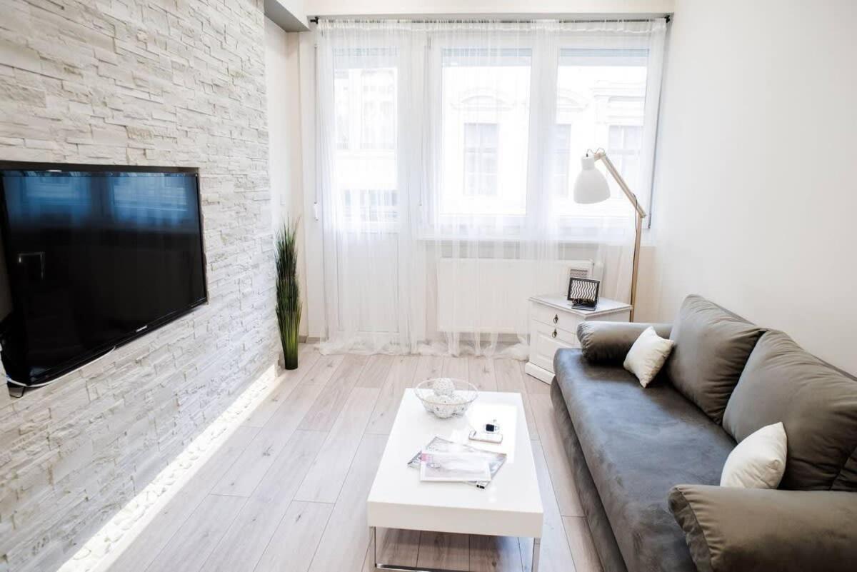 New Luxury Apartment In The Center With A/C Budapest Bagian luar foto